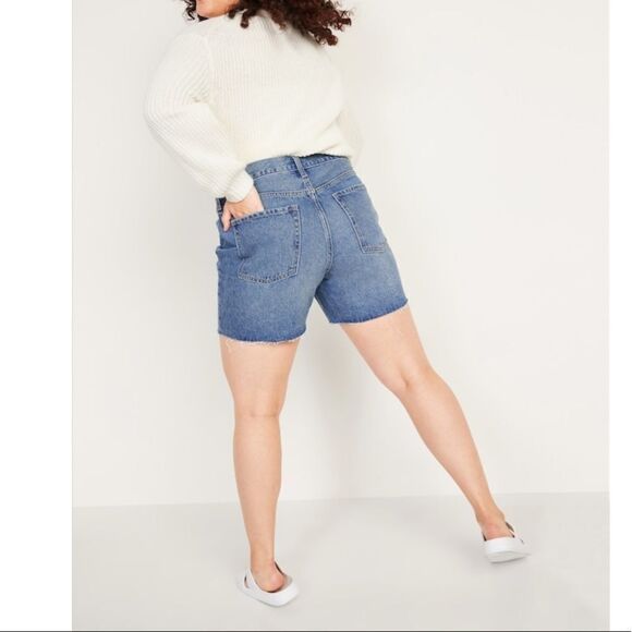 Old Navy High-Waisted Slouchy Straight Cutoff Jean Shorts  5-inch inseam - Picture 2 of 8